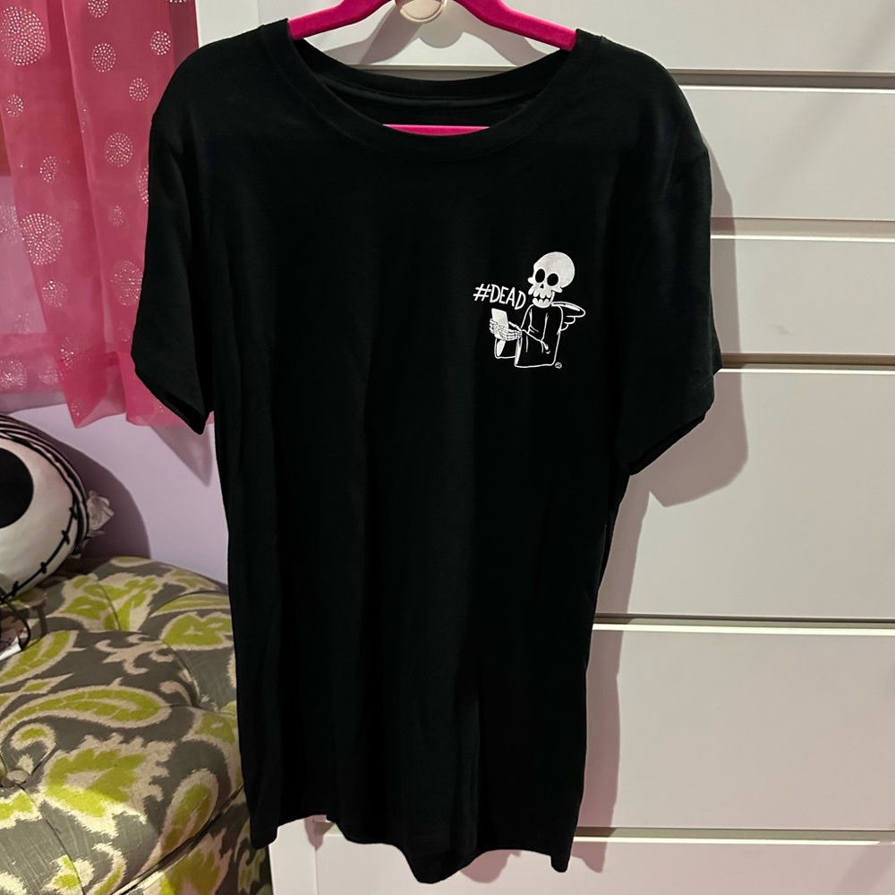 Graphic tee